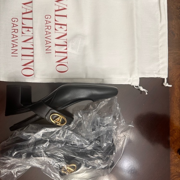 Valentino Garavani Vlogo Medallion Slingback Pumps, Women's - Picture 3 of 4